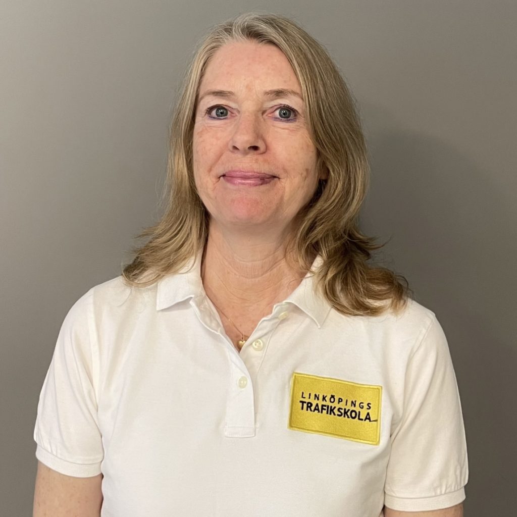 Linkopings-Trafikskola-Annika-1024x1024